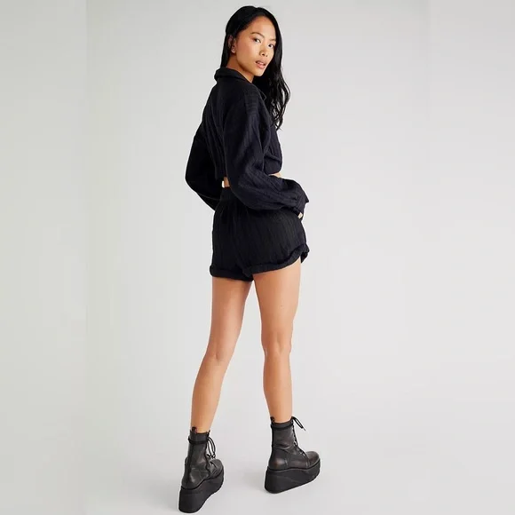 NWOT FREE PEOPLE Stay Cool Set In Black MSRP $98 Size L - Picture 2 of 16